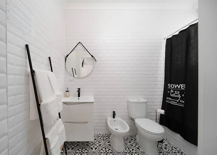 Stylish Old Town Apartment *